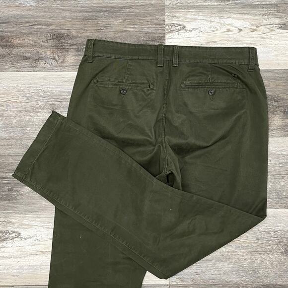 Lucky Brand 410 Forest Green Mens 34x31 Coolmax Stretch Athletic Chino Pants - Picture 1 of 15